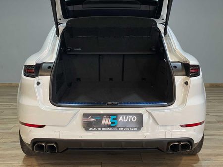 2020-Porsche-Cayenne-Coupe-Turbo_26