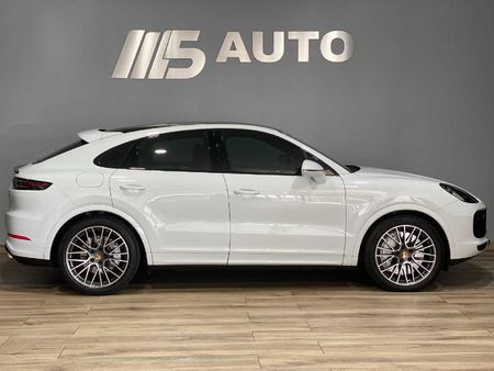 2020-Porsche-Cayenne-Coupe-Turbo_3