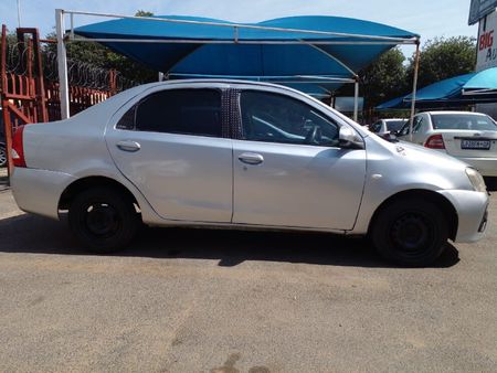 2018-Toyota-Etios-15-Sport-LTD-Edition-5-dr_8