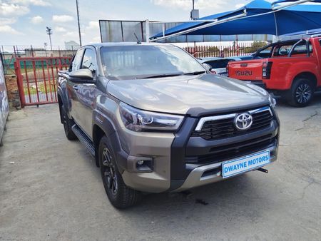 2022-Toyota-Hilux-28-GD-6-Raised-Body-Legend-Auto-Extended-Cab_2