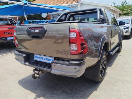 2022-Toyota-Hilux-28-GD-6-Raised-Body-Legend-Auto-Extended-Cab_4