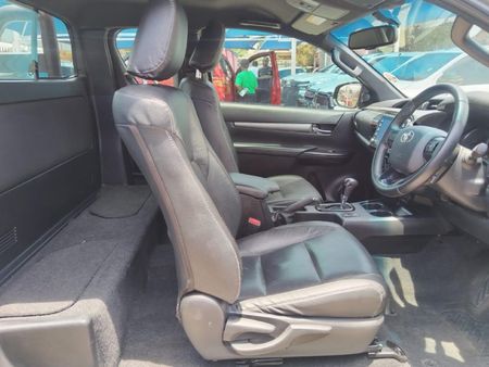 2022-Toyota-Hilux-28-GD-6-Raised-Body-Legend-Auto-Extended-Cab_8