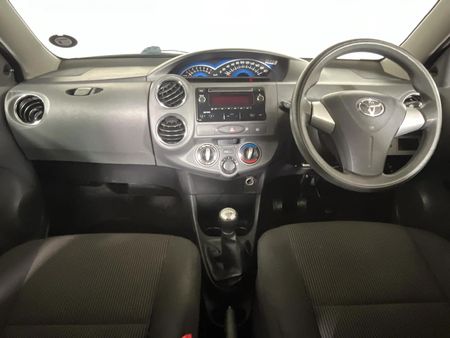 2018-Toyota-Etios-15-XS-5-dr_1