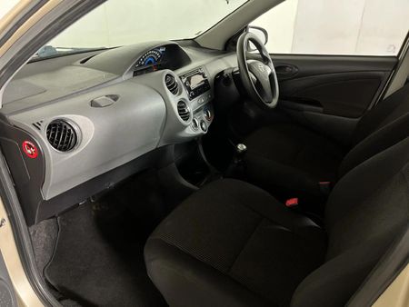 2018-Toyota-Etios-15-XS-5-dr_8