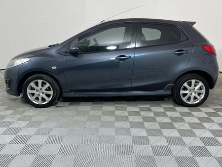 2010-Mazda-2-13-Dynamic-5-dr_10