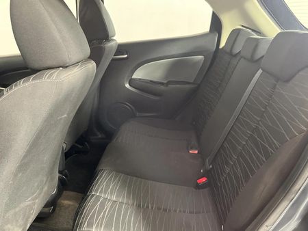 2010-Mazda-2-13-Dynamic-5-dr_3