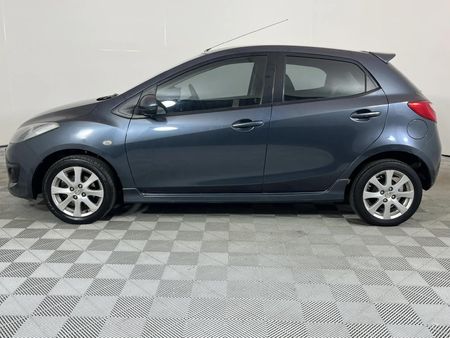 2010-Mazda-2-13-Dynamic-5-dr_5