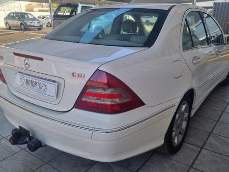 2005-Mercedes-Benz-C-Class-C-270-CDi-Elegance-Auto_4