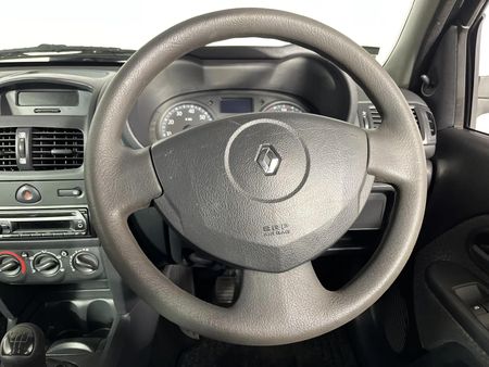 2007-Renault-Clio-12-Va-Va-Voom-3-dr_10