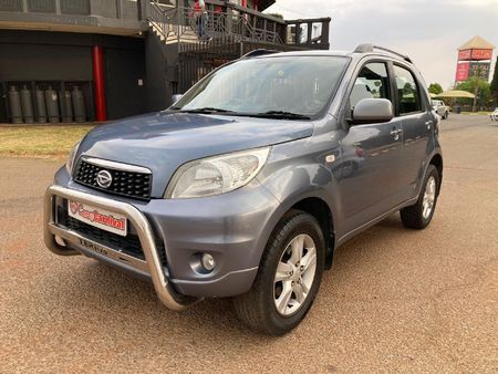 2011-Daihatsu-Terios-4x4_0