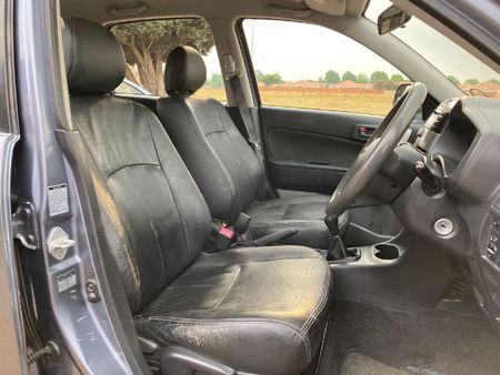 2011-Daihatsu-Terios-4x4_5