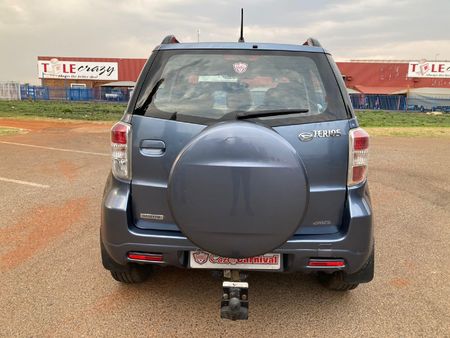 2011-Daihatsu-Terios-4x4_7