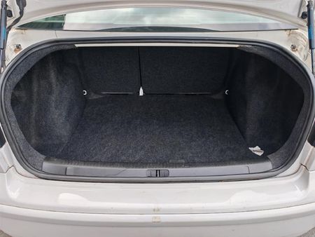 2005-Volkswagen-Polo-Classic-16-Comfortline_14
