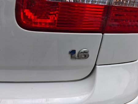 2005-Volkswagen-Polo-Classic-16-Comfortline_16