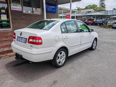 2005-Volkswagen-Polo-Classic-16-Comfortline_2