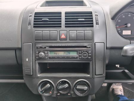 2005-Volkswagen-Polo-Classic-16-Comfortline_6