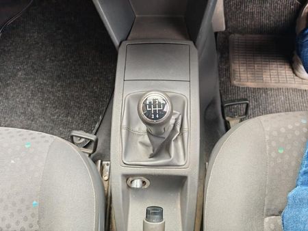 2005-Volkswagen-Polo-Classic-16-Comfortline_7