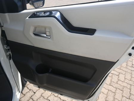 2019-Toyota-Quantum-28-GL-11-seat_5