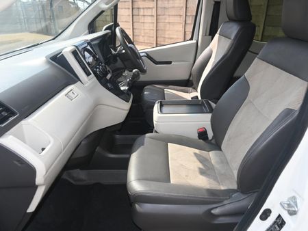 2019-Toyota-Quantum-28-GL-11-seat_6