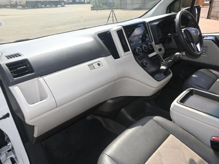 2019-Toyota-Quantum-28-GL-11-seat_7