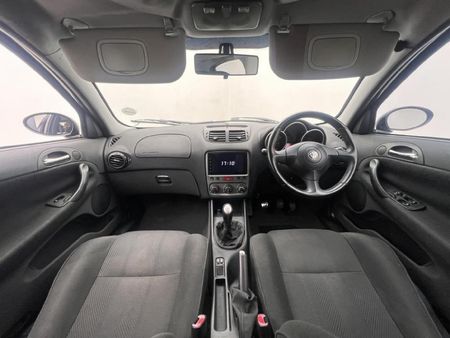 2005-Alfa-Romeo-147-16-5-dr-Twin-Spark_10