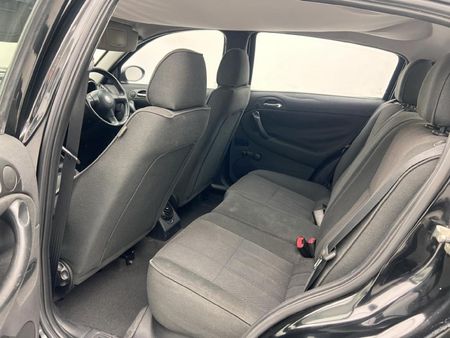 2005-Alfa-Romeo-147-16-5-dr-Twin-Spark_11