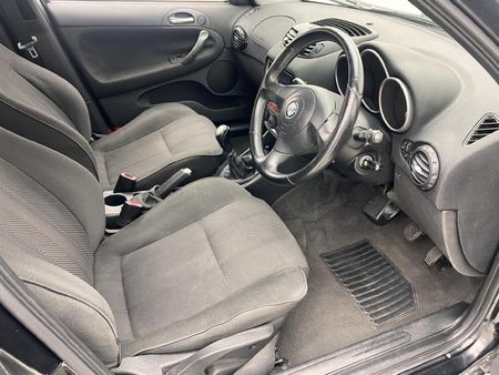 2005-Alfa-Romeo-147-16-5-dr-Twin-Spark_14