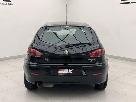 2005-Alfa-Romeo-147-16-5-dr-Twin-Spark_4