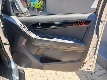 2022-Isuzu-D-Max-250-HO-X-Rider-Auto-Double-Cab_11