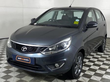 2017-TATA-Bolt-12T-XT-5-dr_0