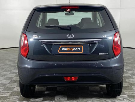 2017-TATA-Bolt-12T-XT-5-dr_6