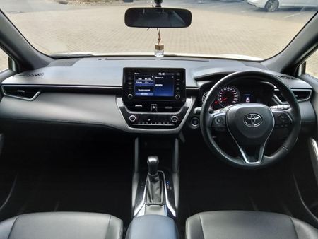 2025-Toyota-Corolla-Cross-18-XS-Black-Edition_13