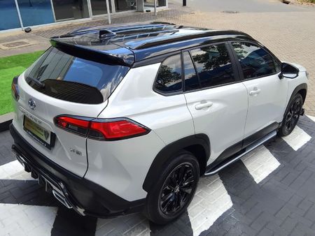 2025-Toyota-Corolla-Cross-18-XS-Black-Edition_2