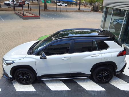 2025-Toyota-Corolla-Cross-18-XS-Black-Edition_5