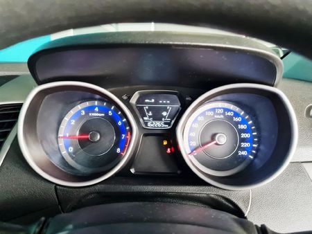 2016-Hyundai-Elantra-16-Premium_12