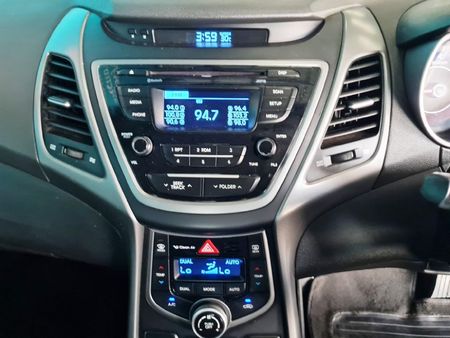 2016-Hyundai-Elantra-16-Premium_13
