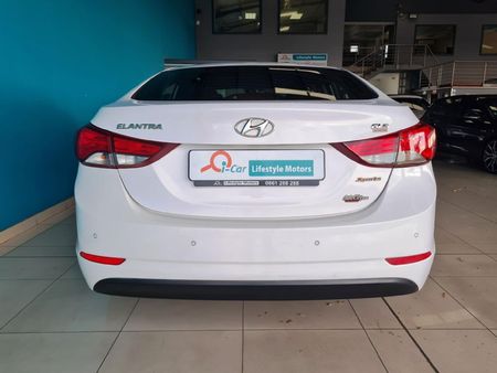 2016-Hyundai-Elantra-16-Premium_14