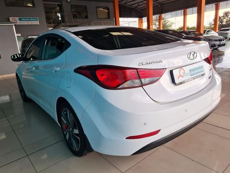 2016-Hyundai-Elantra-16-Premium_15