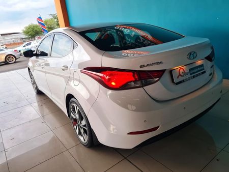 2016-Hyundai-Elantra-16-Premium_19
