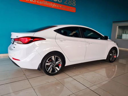 2016-Hyundai-Elantra-16-Premium_5