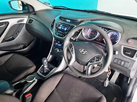2016-Hyundai-Elantra-16-Premium_7