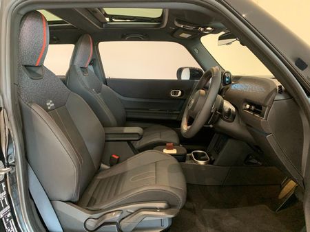 2025-MINI-Hatch-Cooper-S-Auto_12