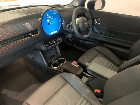 2025-MINI-Hatch-Cooper-S-Auto_15