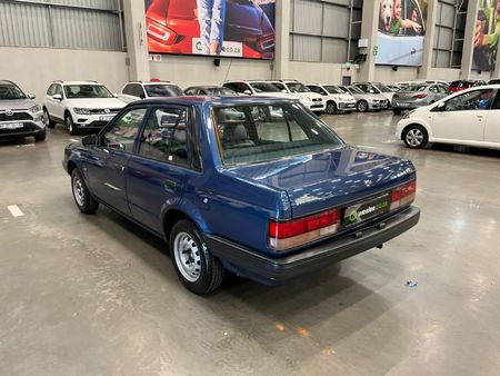 1996-Ford-Laser-13-Tracer-Sedan_4