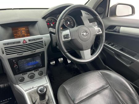 2006-Opel-Astra-20-GSi_7
