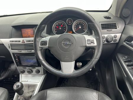 2006-Opel-Astra-20-GSi_8