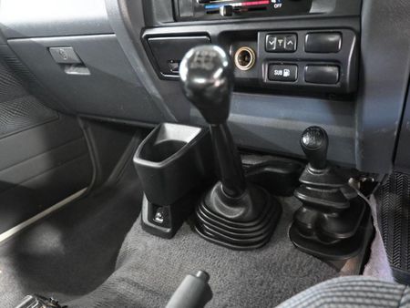 2015-Toyota-Land-Cruiser-79-45-4D-LX-V-Single-Cab_7