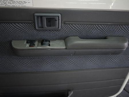 2015-Toyota-Land-Cruiser-79-45-4D-LX-V-Single-Cab_8