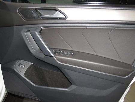 2020-Volkswagen-Tiguan-Allspace-20-TDI-Comfortline-4Motion-Auto_20