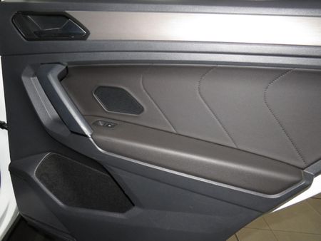 2020-Volkswagen-Tiguan-Allspace-20-TDI-Comfortline-4Motion-Auto_21